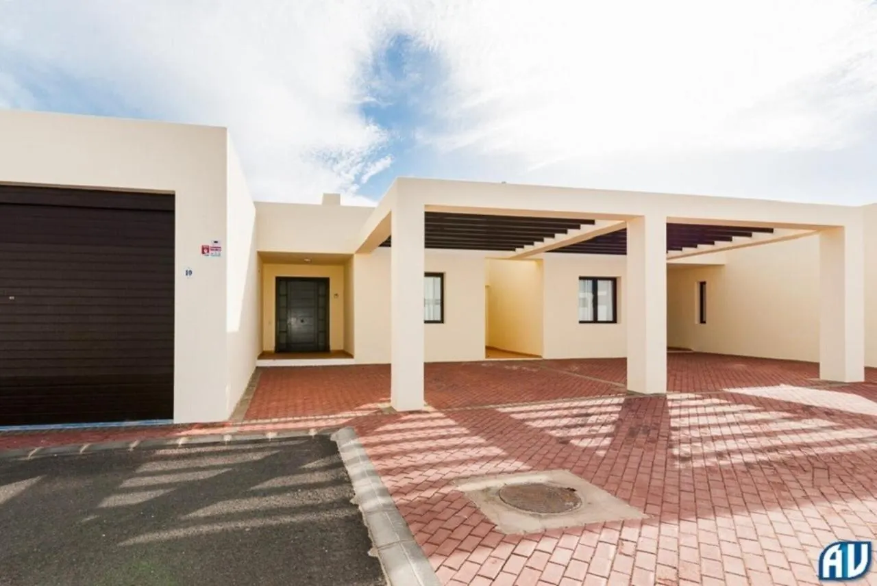 3-Bed Villa On Private Complex With Tennis Court Playa Blanca   Playa Blanca (Lanzarote)