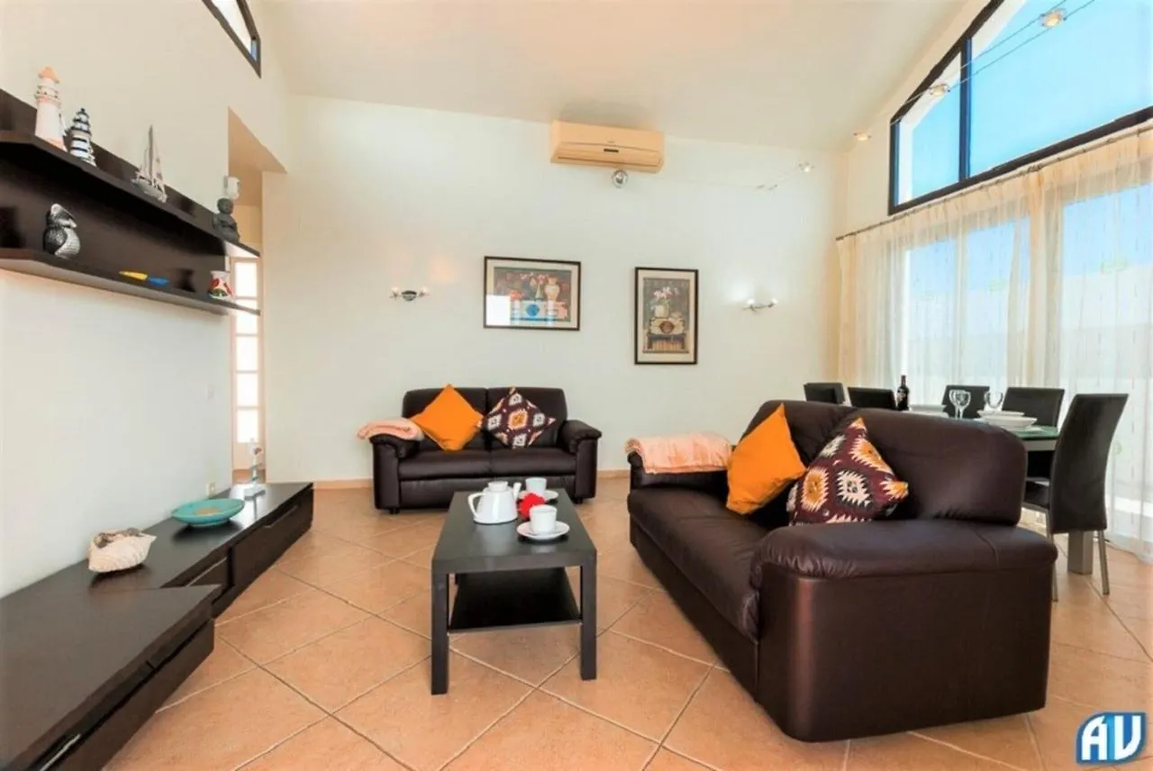 3-Bed Villa On Private Complex With Tennis Court Playa Blanca   Playa Blanca (Lanzarote)
