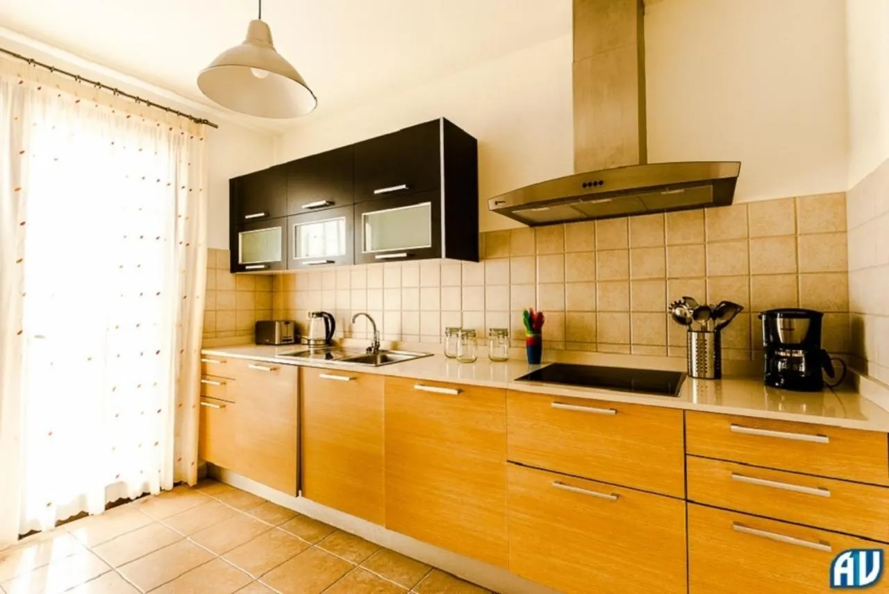 3-Bed Villa On Private Complex With Tennis Court Playa Blanca  0*, Playa Blanca (Lanzarote)
